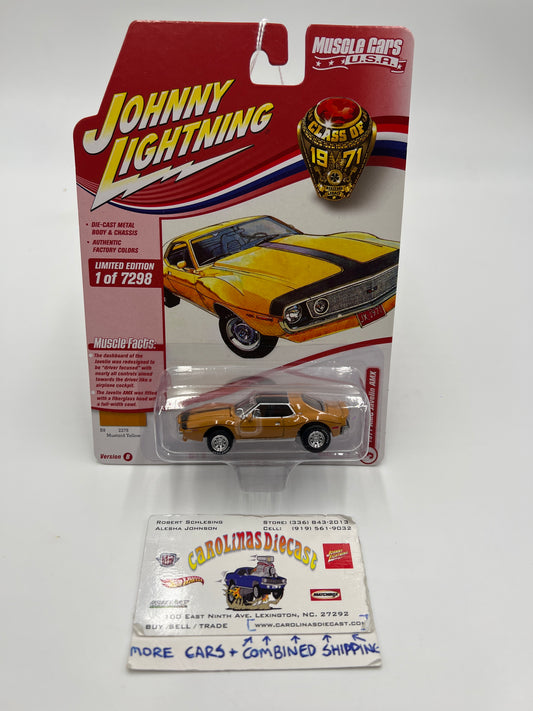 Johnny Lightning Muscle Cars U.S.A Class of 1971 Release 2 Version B 1971 AMC Javelin AMX Mustard Yellow 232C