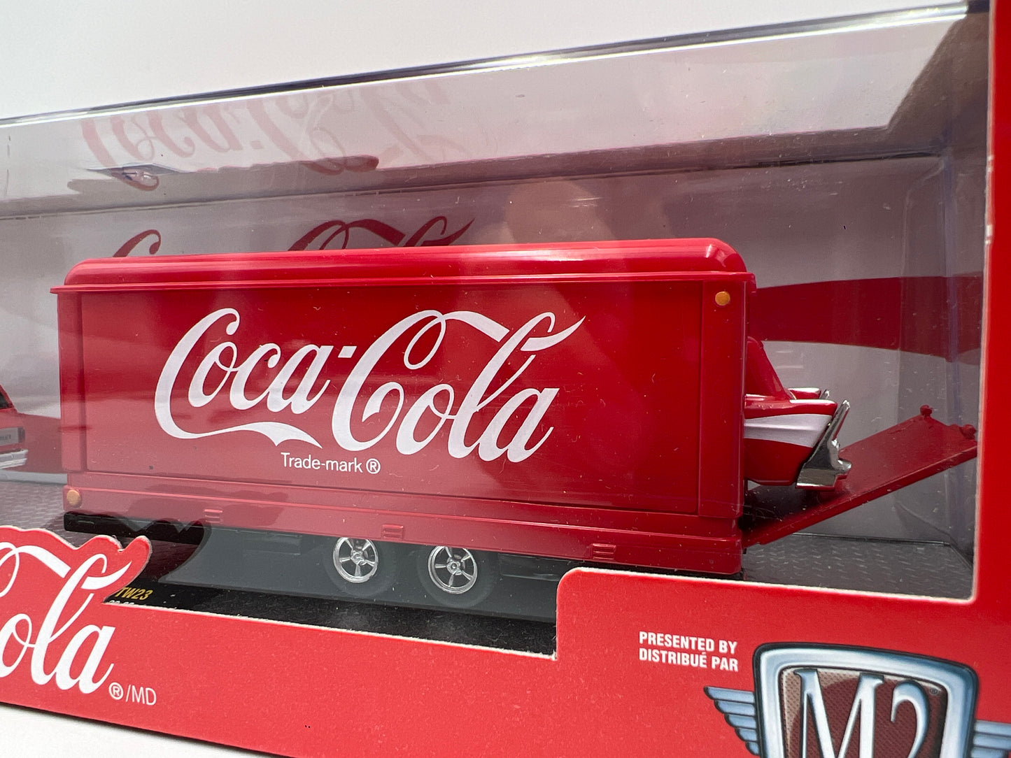 M2 Machines Haulers TW23 Coca Cola 1973 Chevrolet Cheyenne 10 & 1957 Sedan Delivery Gasser