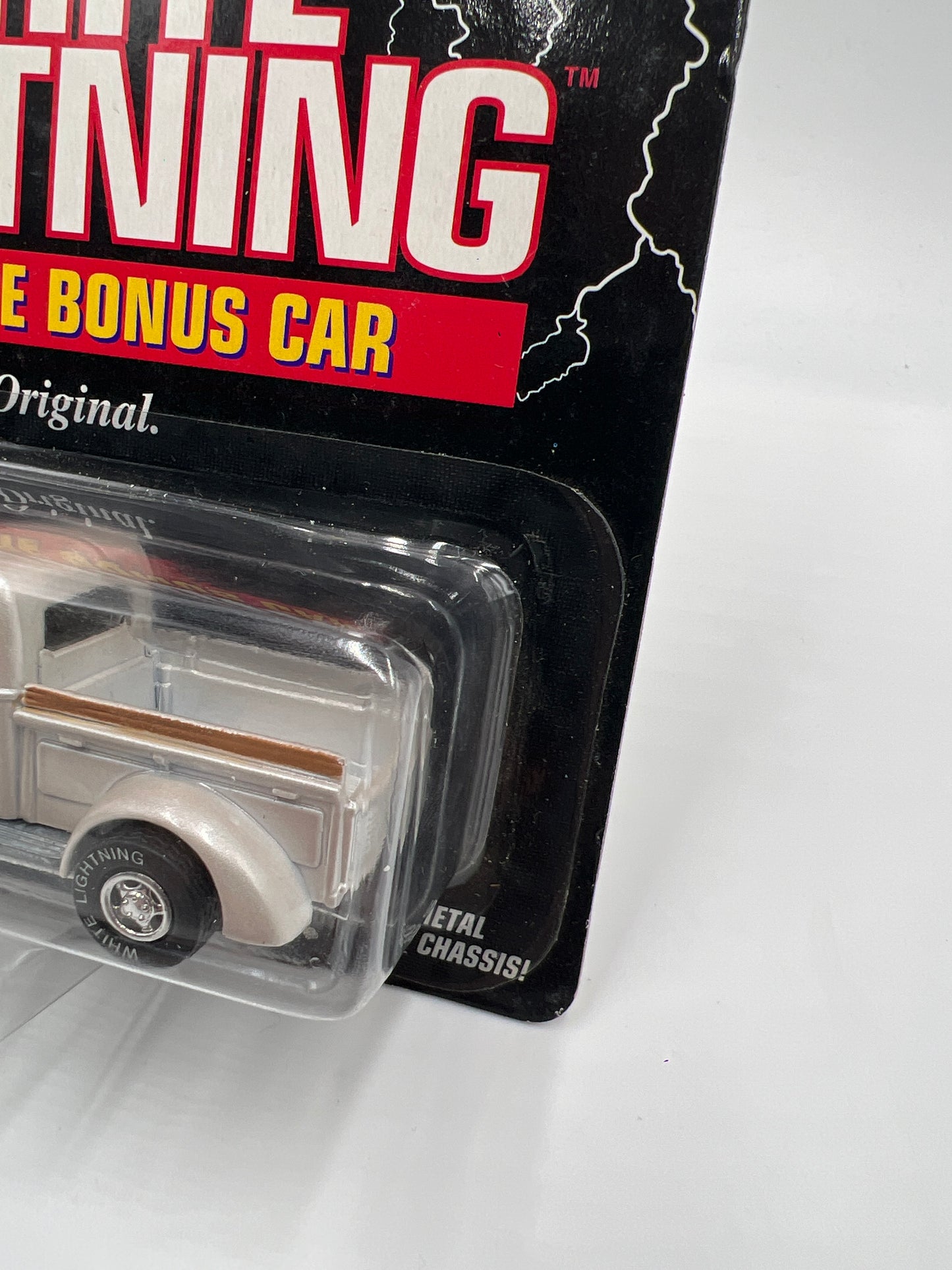 Johnny Lightning White Lightning Chase Truckin America #139 1940 Ford Truck White 2