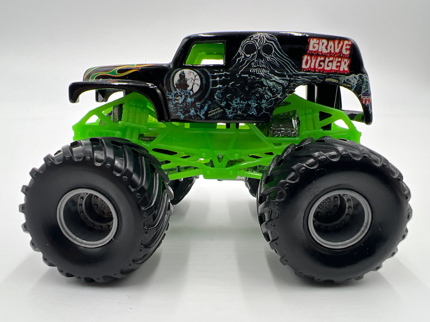 Hot Wheels 1:64 Monster Jam Small Wheel/Metal Base Grave Digger Black Loose