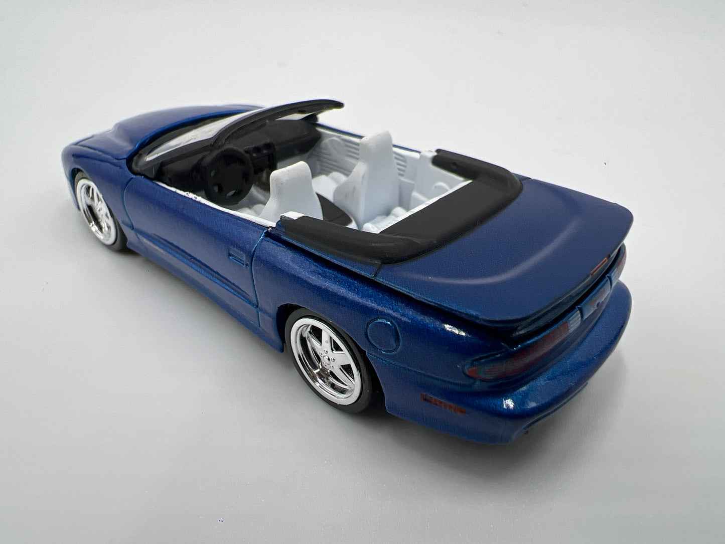 Auto World 1/64 Target Exclusive Deluxe 4 Pack Release 2 Version A 1996 Pontiac Firebird T/A Blue Loose