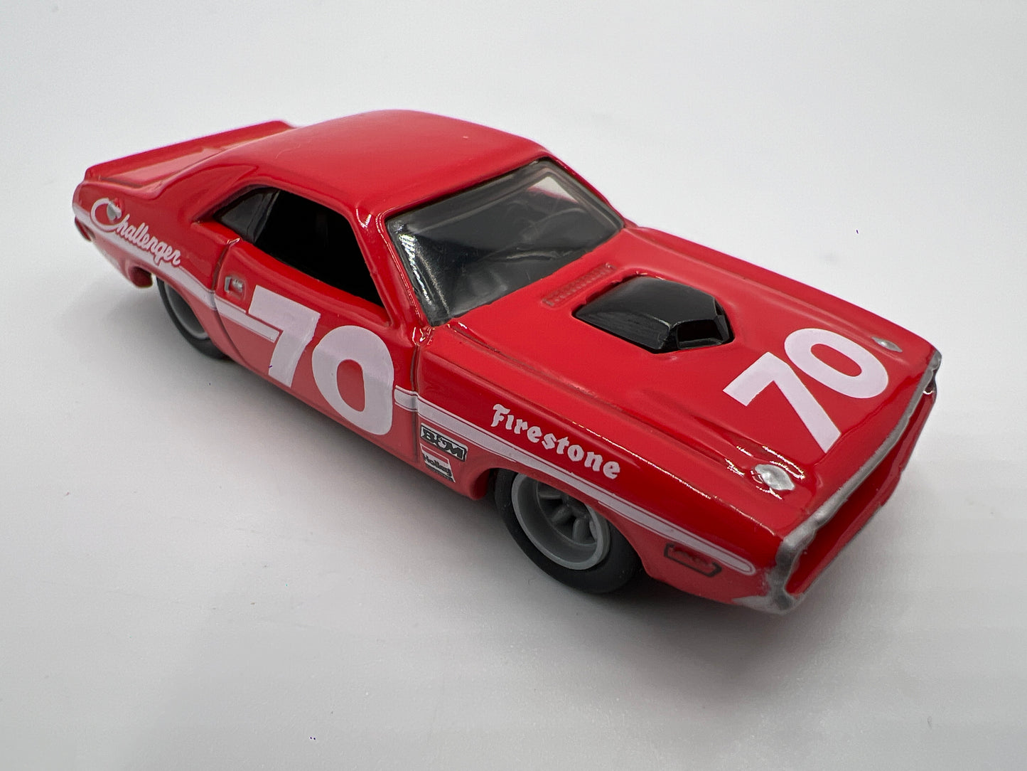 Hot Wheels 1/64 Premium Diorama Set 70 Dodge Challenger Red Loose