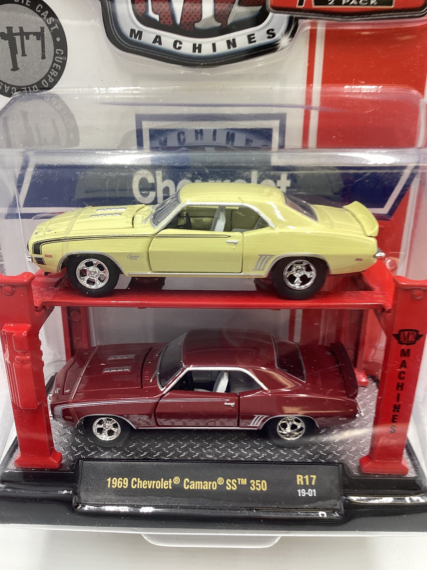 M2 Machines Auto-lift 2 Pack 1969 Chevrolet Camaro SS 350 R17 205H