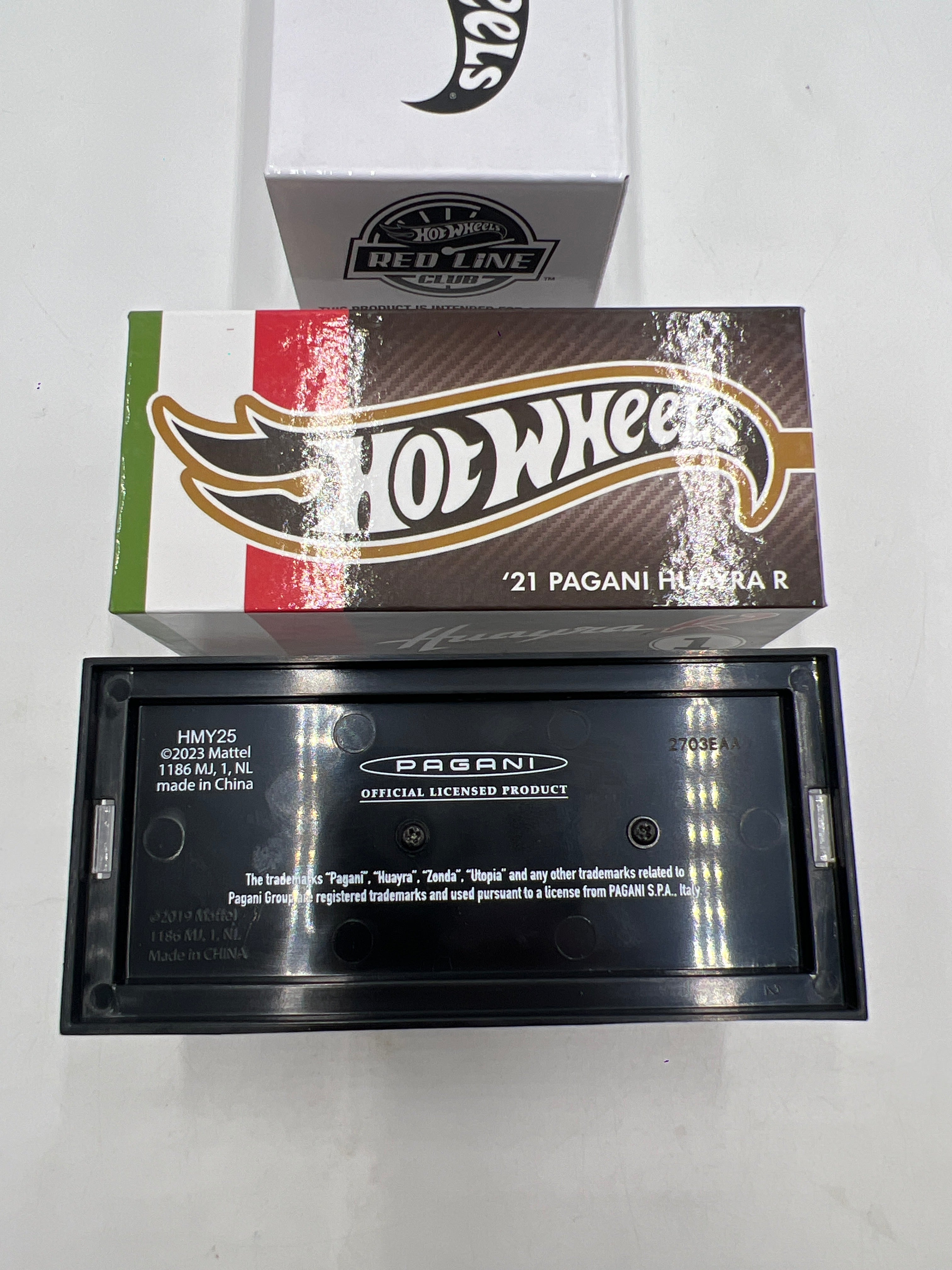 2024 Hot Wheels RLC Acrylic 21 Pagani Huayra R – carolinasdiecast