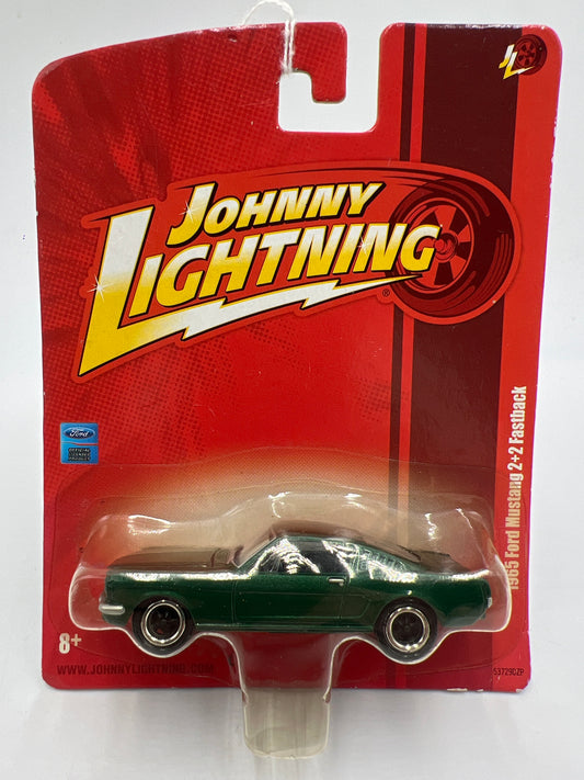 Johnny Lightning Small Card 1965 Ford Mustang 2+2 Fastback Green