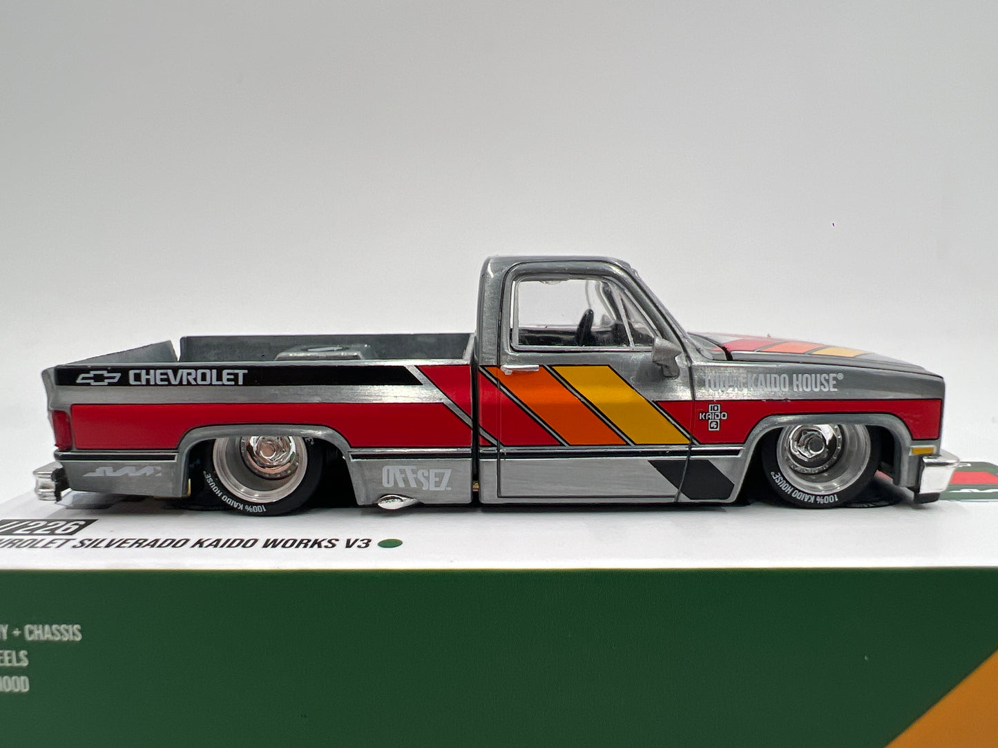 Mini GT x Kaido House #226 CHASE Chevrolet Silverado Kaido Works V3