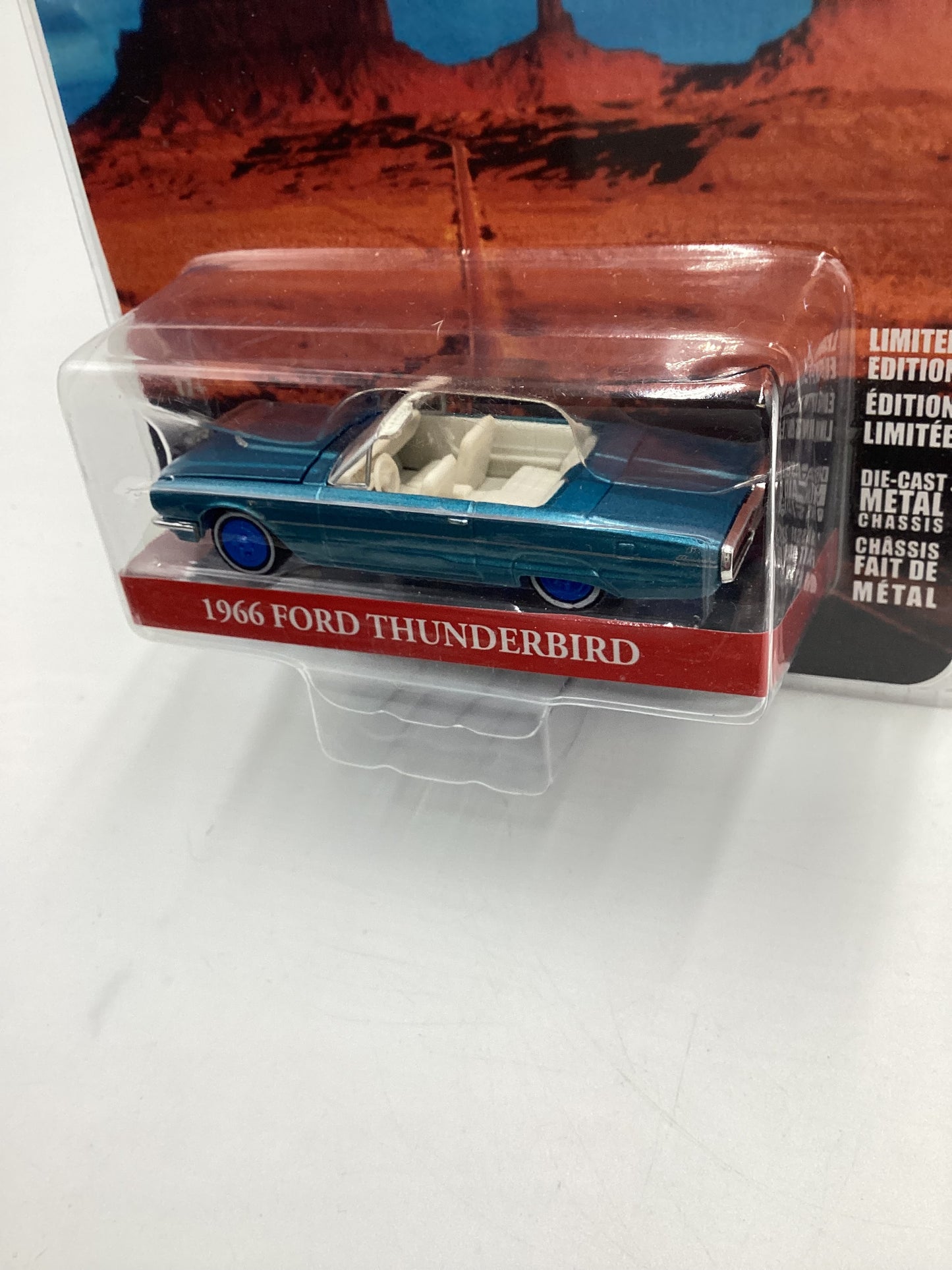 Greenlight Hollywood Series 34 Thelma & Louise 1966 Ford Thunderbird Blue Walmart Chase