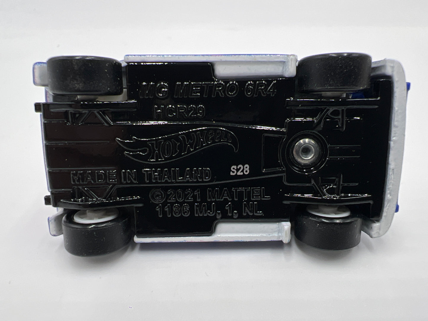 Hot Wheels 1/64 Premium Diorama Set MG Metro 6R4 Blue/White Loose