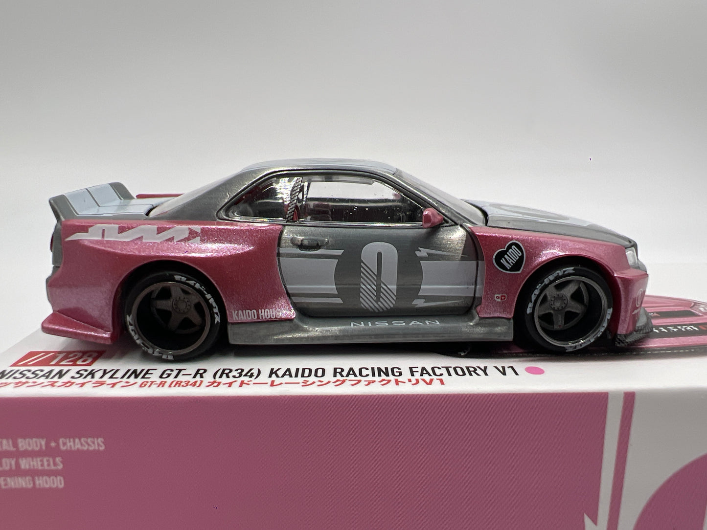 Mini GT Kaido House #128 CHASE Nissan Skyline GT-R R34 Kaido Racing Factory V1 Pink