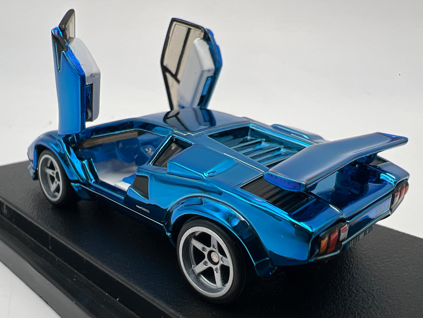 2022 Hot Wheels RLC sELECTIONs 82 Lamborghini Countach LP 500 S Blue
