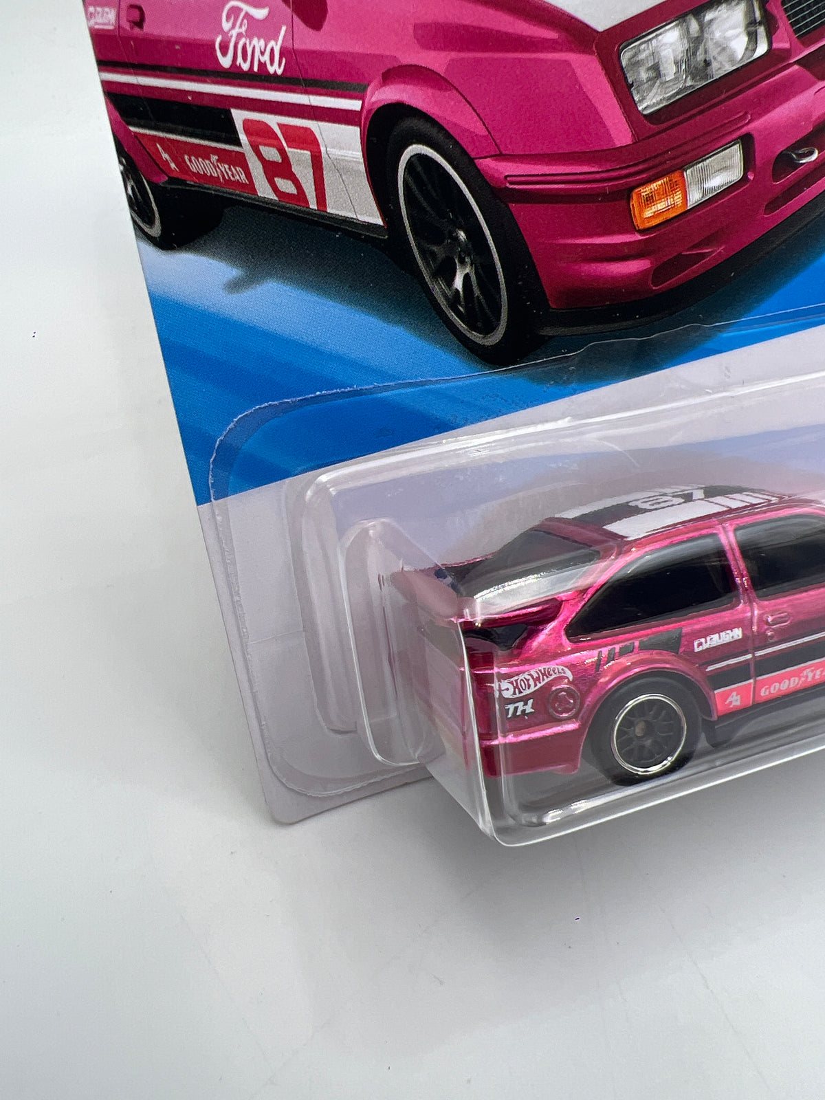 2026 Hot Wheels Super Treasure Hunt #116 87 Ford Sierra Cosworth Pink W/Protector Intl