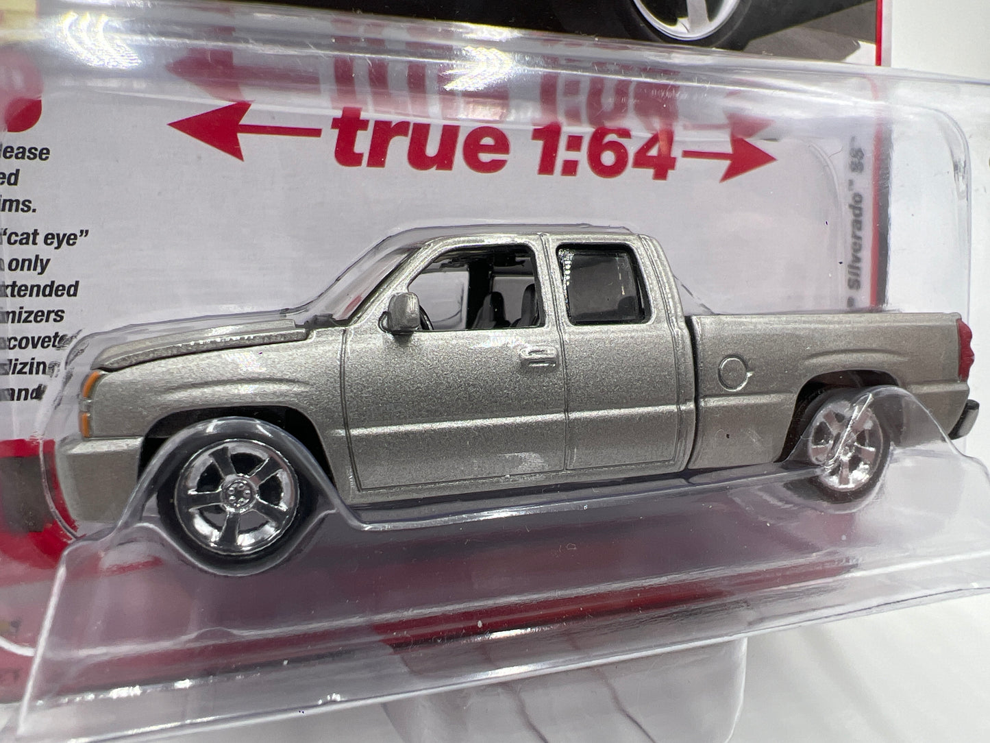 Auto World Muscle Trucks Release 4 Version A Cateye 2006 Chevy Silverado SS Silver 183C