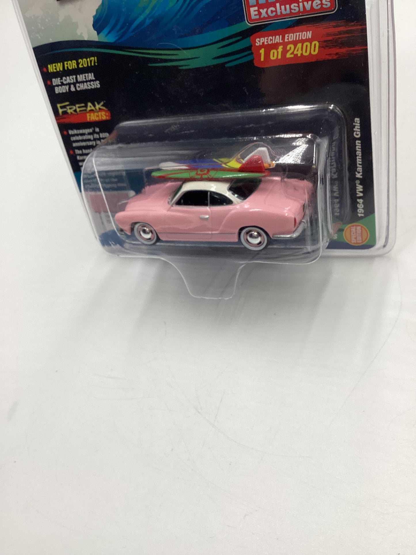 Johnny Lightning Mijo Exclusives Surf Rods 1/2400 1964 VW Karmann Ghia Pink