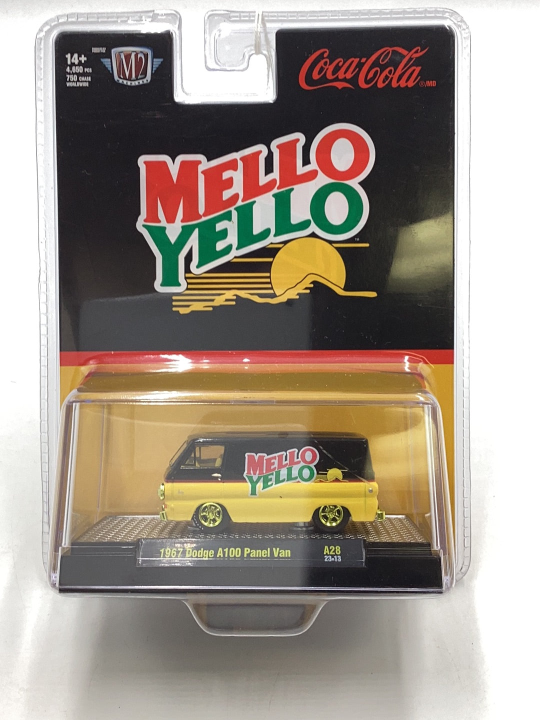 M2 Machines Mello Yellow 1967 Dodge A100 Panel Van A28 CHASE 1/750