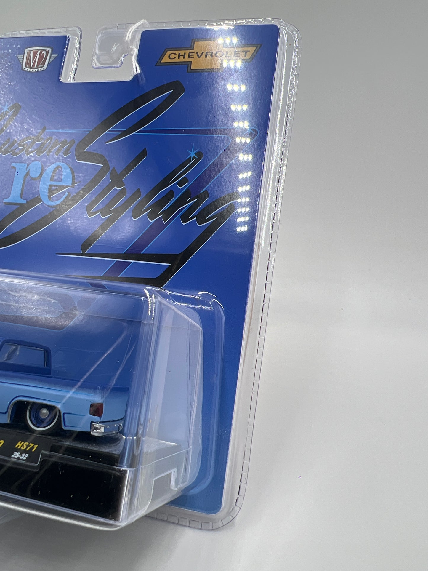 M2 Machines Hobby Exclusive Custom Restyling 1973 Chevrolet Cheyenne Super 10 Blue HS71 200D