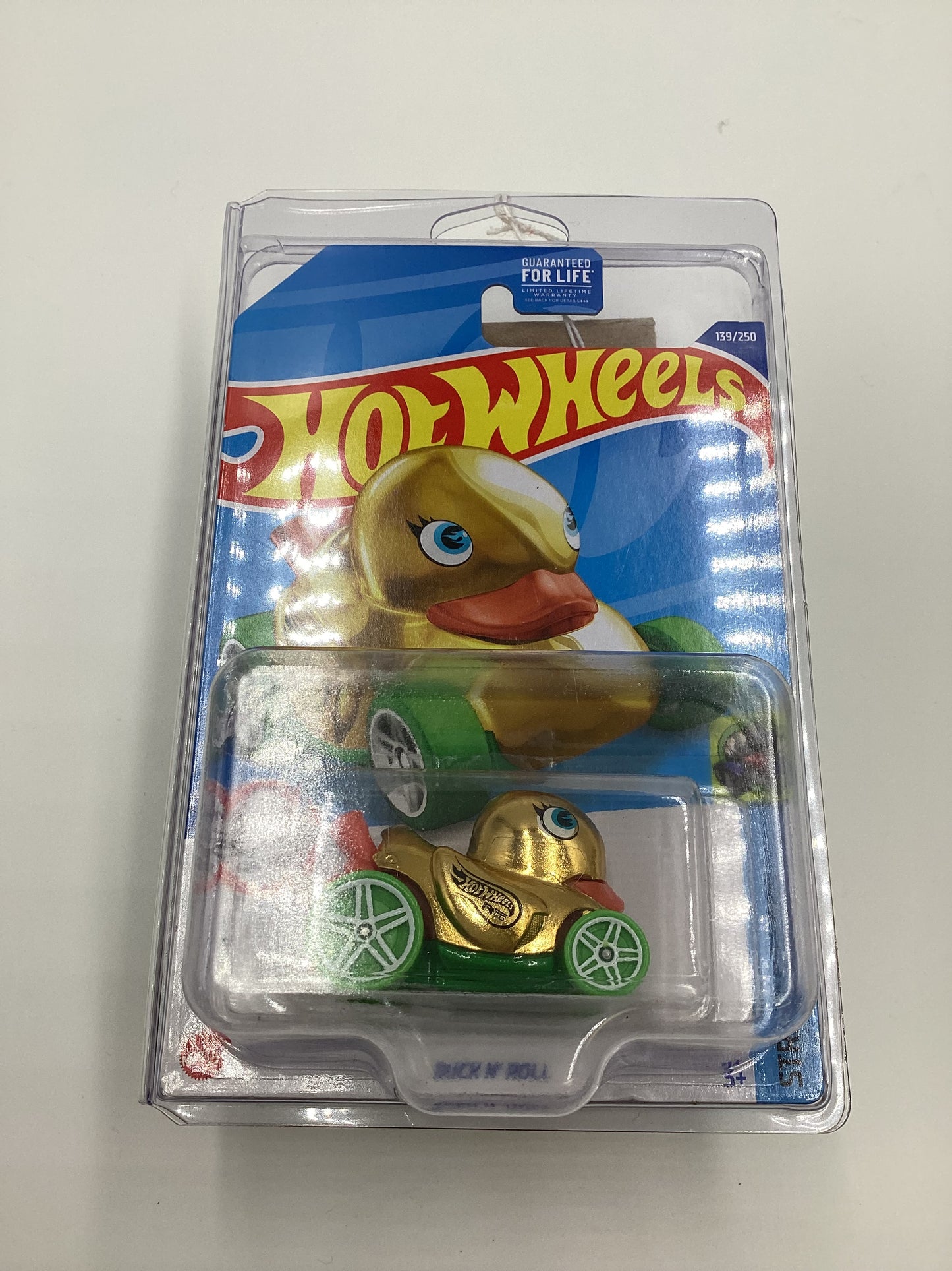 Hot Wheels 2022 Treasure Hunt Duck N Roll #139 w/protector