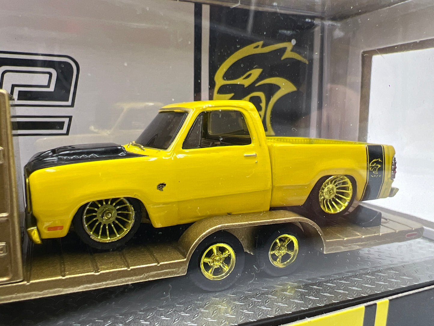 M2 Machines Haulers CHASE 1974 Dodge W200 Power Wagon 1978 Dodge Adventurer R82