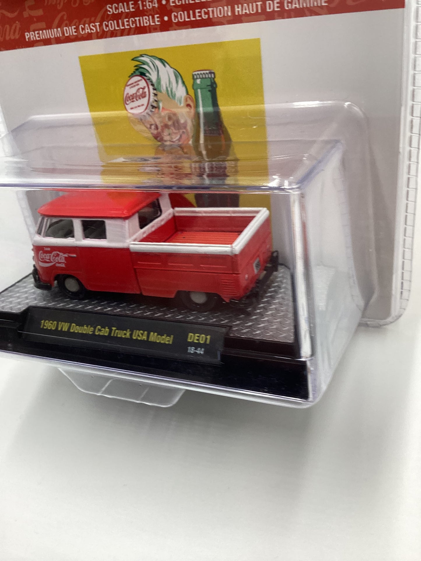 M2 Machines DE01 Coca Cola 1960 VW Double Cab Truck USA Model Red 198E