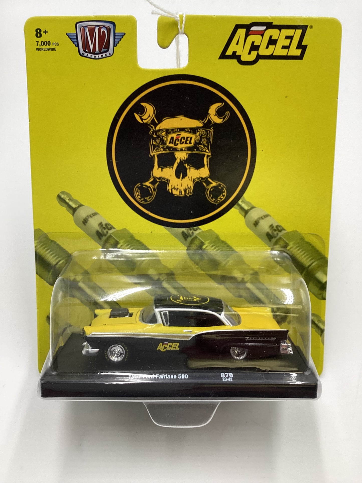 M2 Machines Auto Drivers Accel 1957 Ford Fairlane 500 Black/Yellow R70 190C