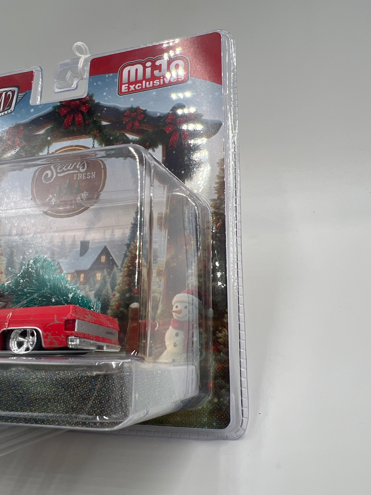 M2 Machines MiJo Exclusives Diorama Seans Fresh Tree Farm 1977 Chevrolet Silverado 10 Red MJS01 196G