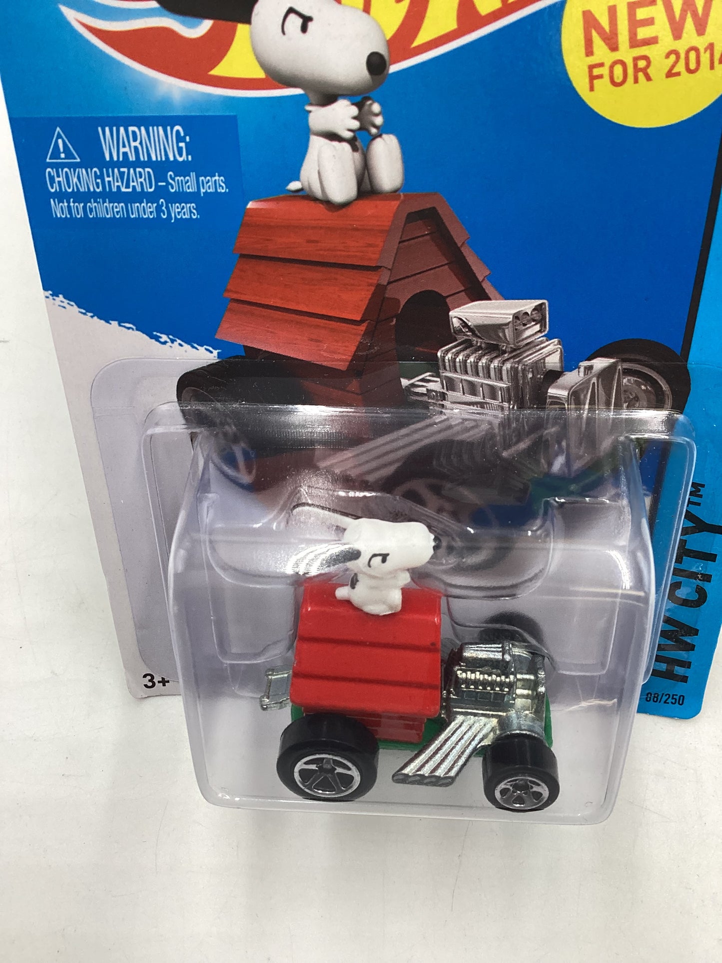 2014 Hot Wheels #88 Snoopy 123F