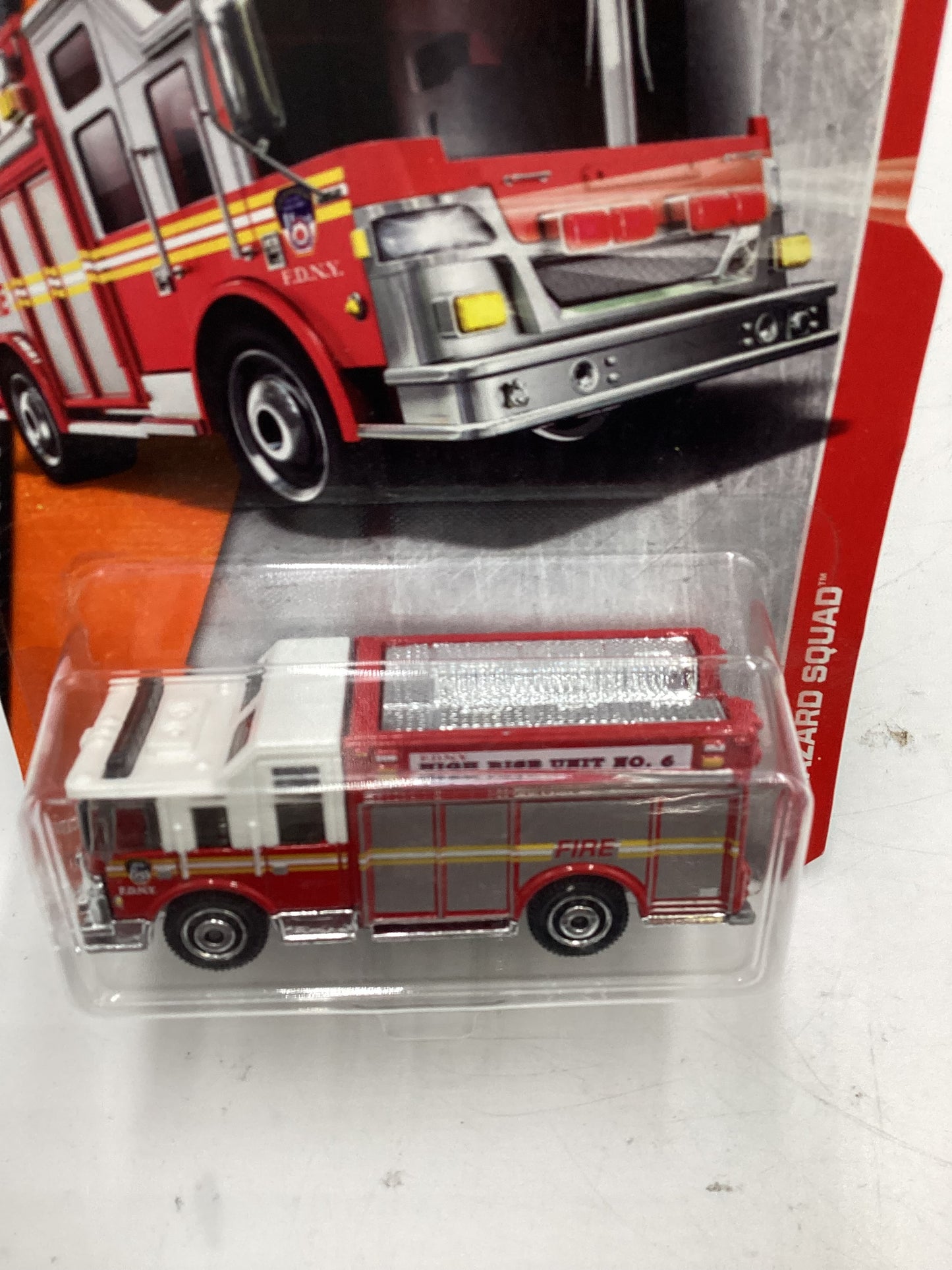 2011 Matchbox #87 MB MBX Heroic Rescue Hazard Squad FDNY High Rise Unit