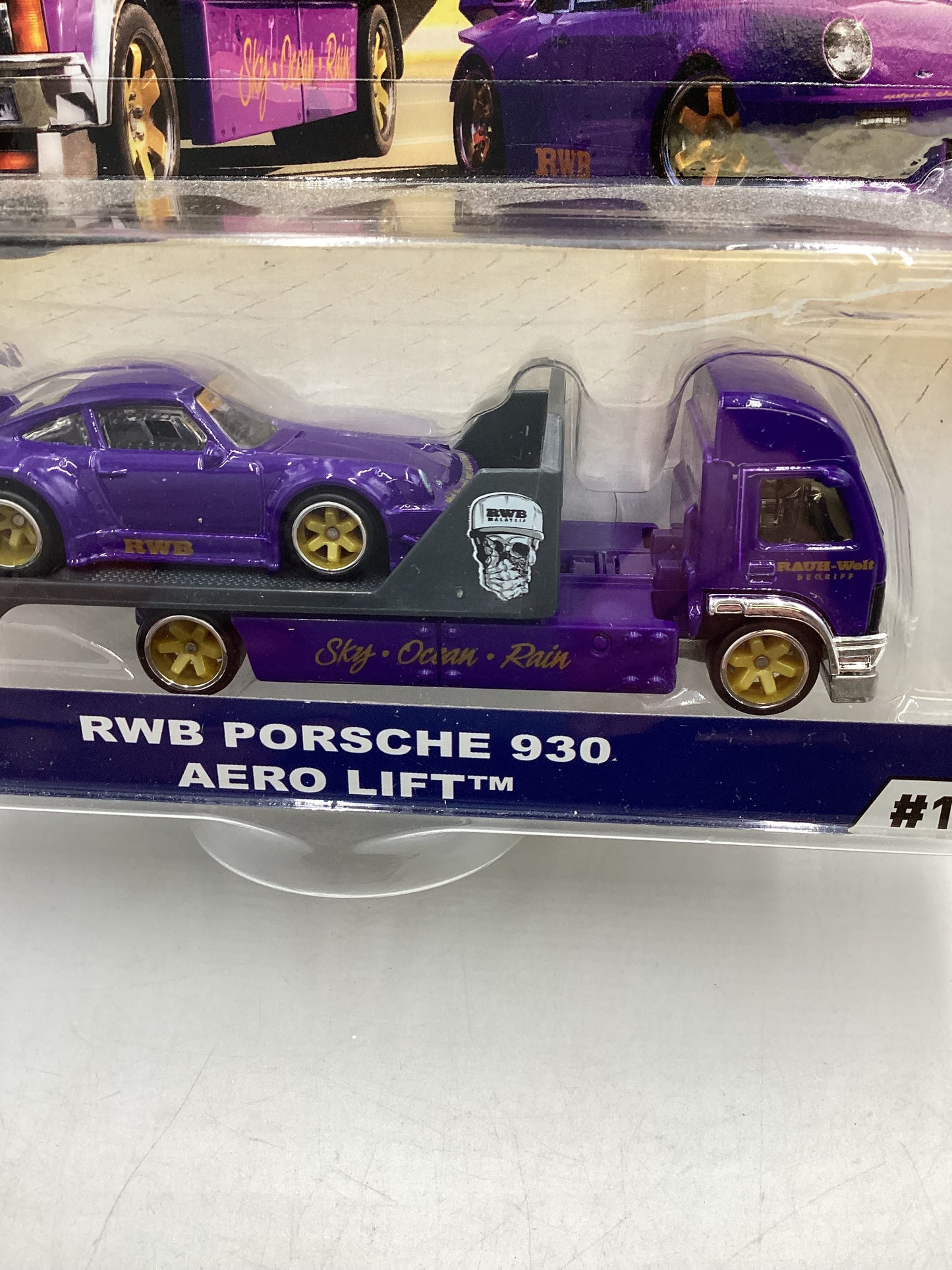 Hot wheels 2019 Team Transport #17 RWB Porsche 930 & Aero Lift W/Protector