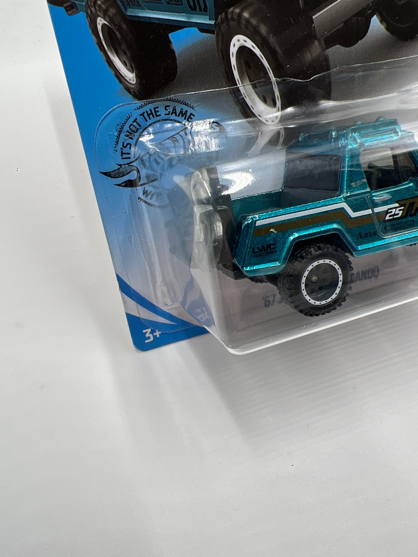 2020 Hot Wheels Super Treasure hunt #71 67 Jeepster Commando Blue W/Protector