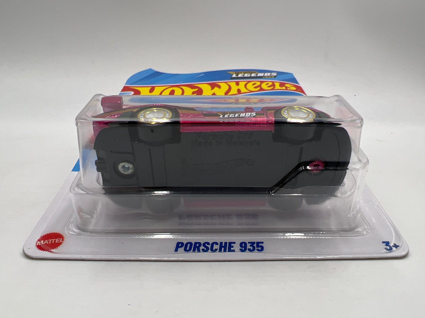 2025 Hot Wheels Legends Tour Porsche 935 Pink W/Protector & Wallet