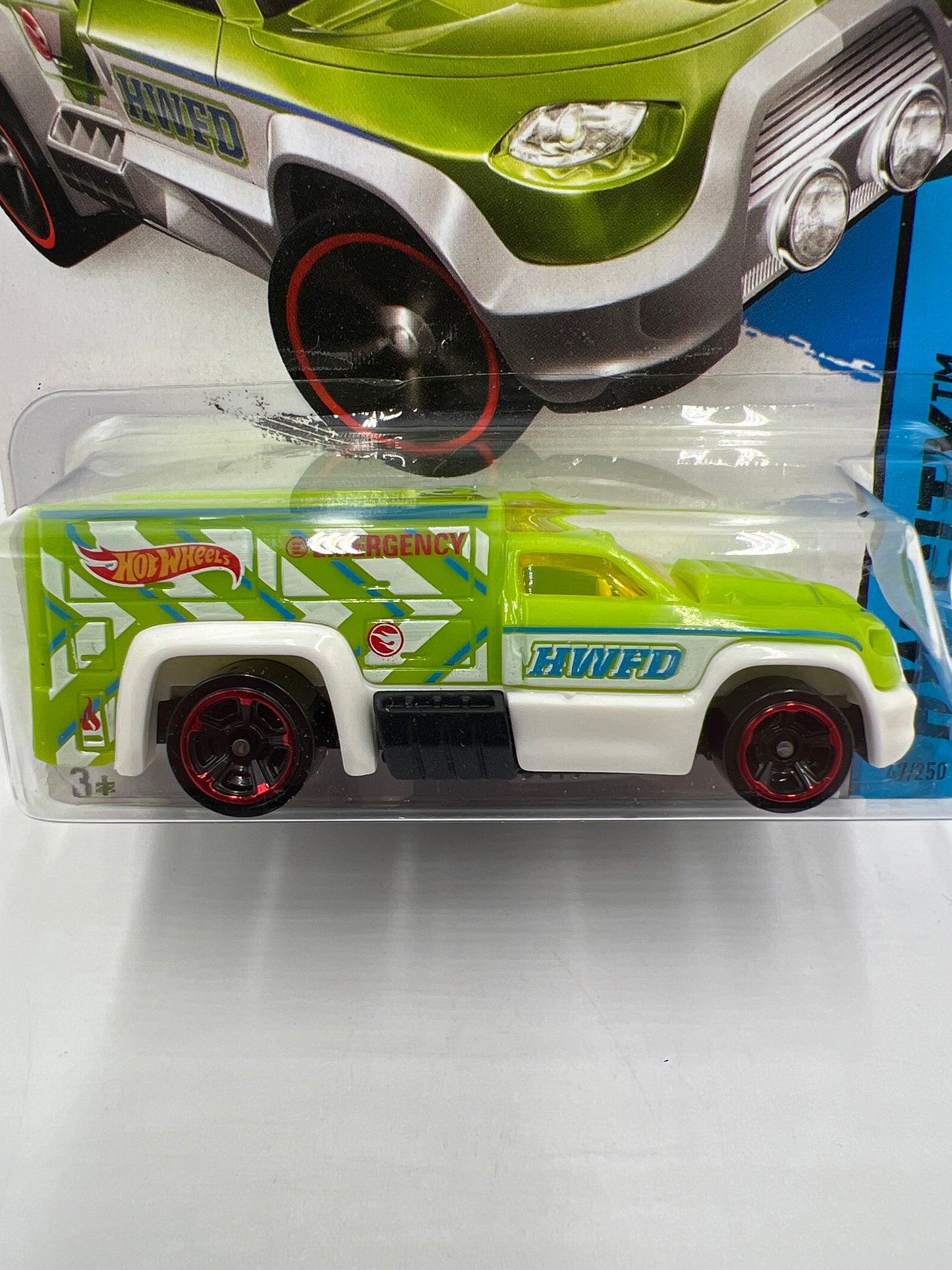 2014 Hot Wheels Treasure Hunt #47 Rescue Duty Green Factory Sealed 275A