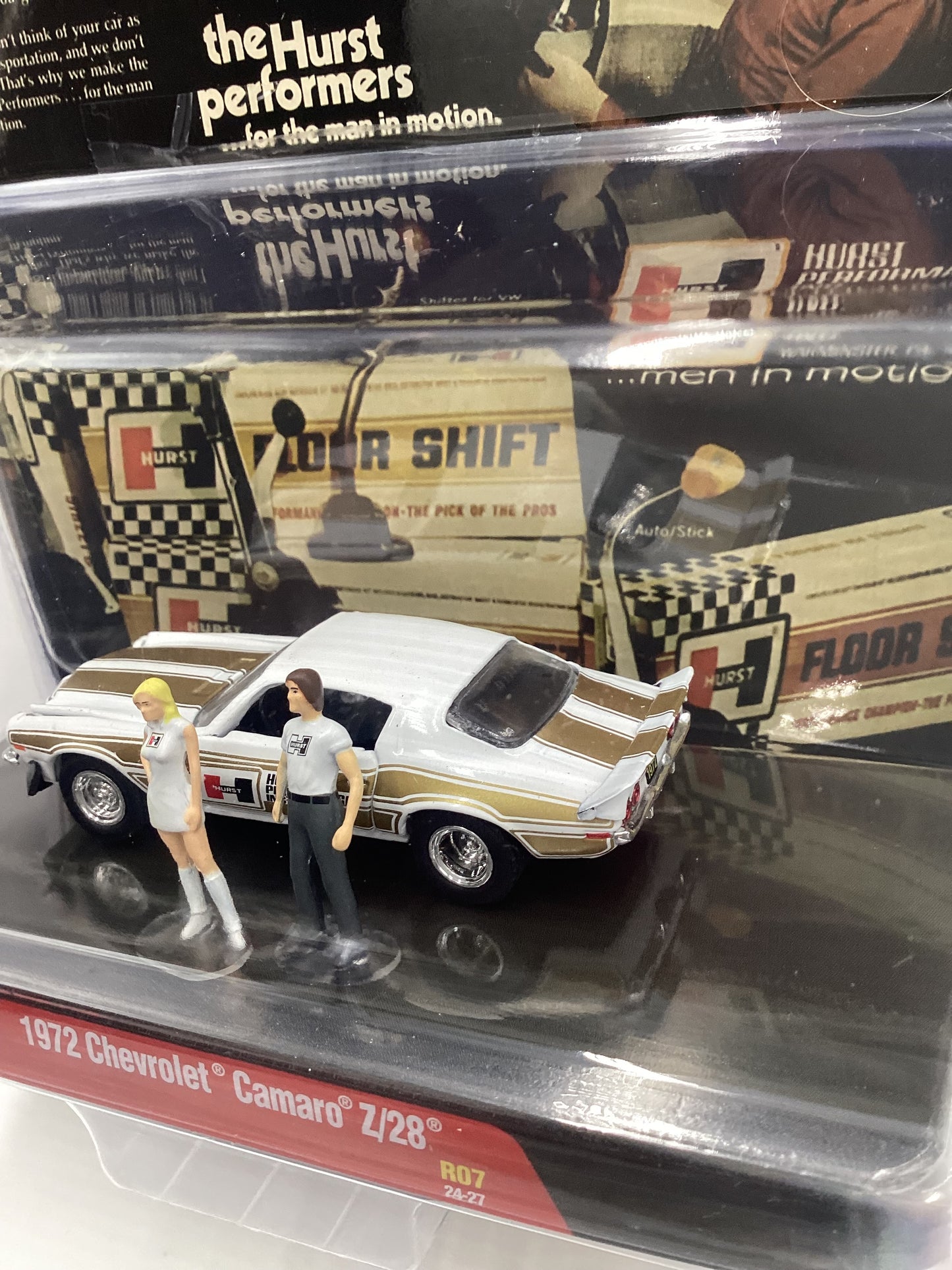 M2 Machines Diorama Hurst 1972 Chevrolet Camaro Z/28 R07 White 199D