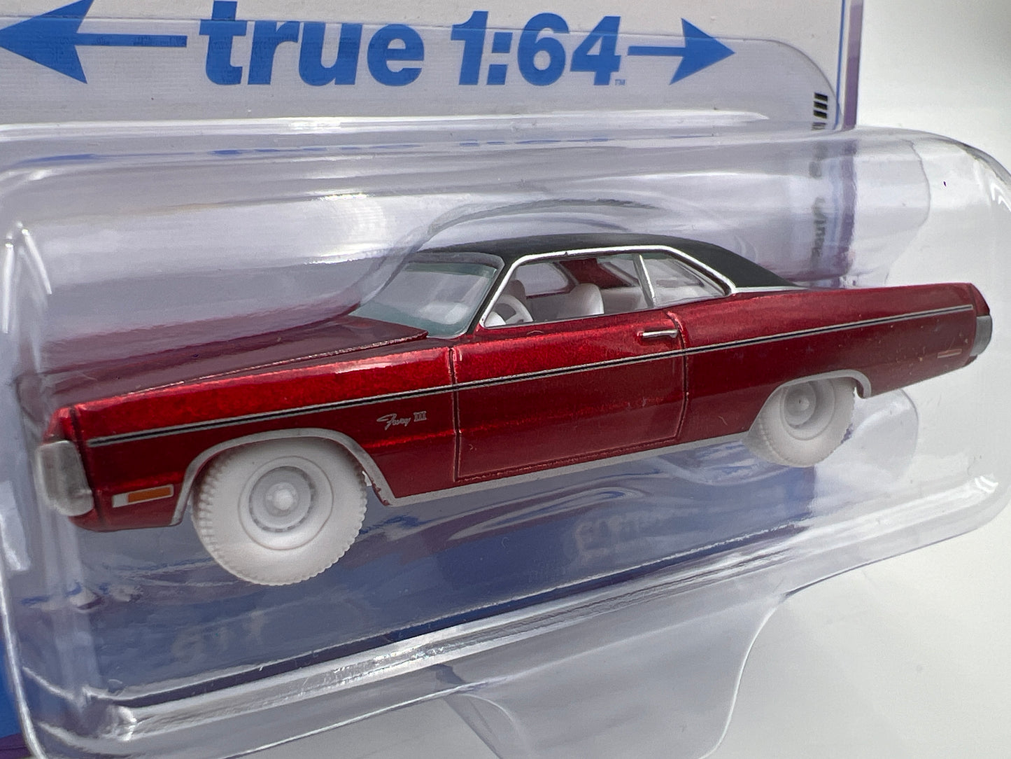 Auto World Ultra Red CHASE Vintage Muscle Release 3 Version B 1971 Plymouth Fury III Red