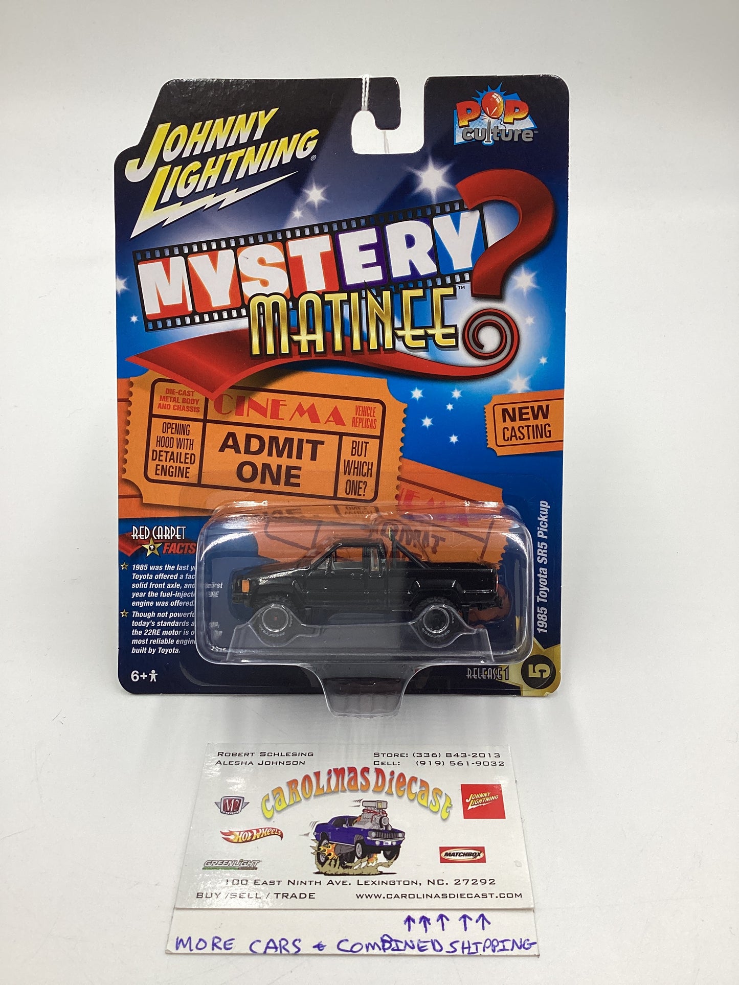 Johnny Lightning Pop Culture Mystey Matinee 1985 Toyota SR5 Pickup 223F