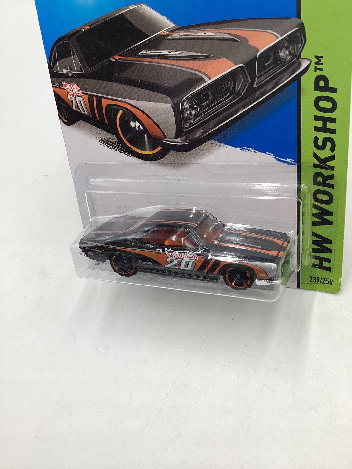 2014 Hot wheels Workshop #239 68 Plymouth barracuda formula S 38C