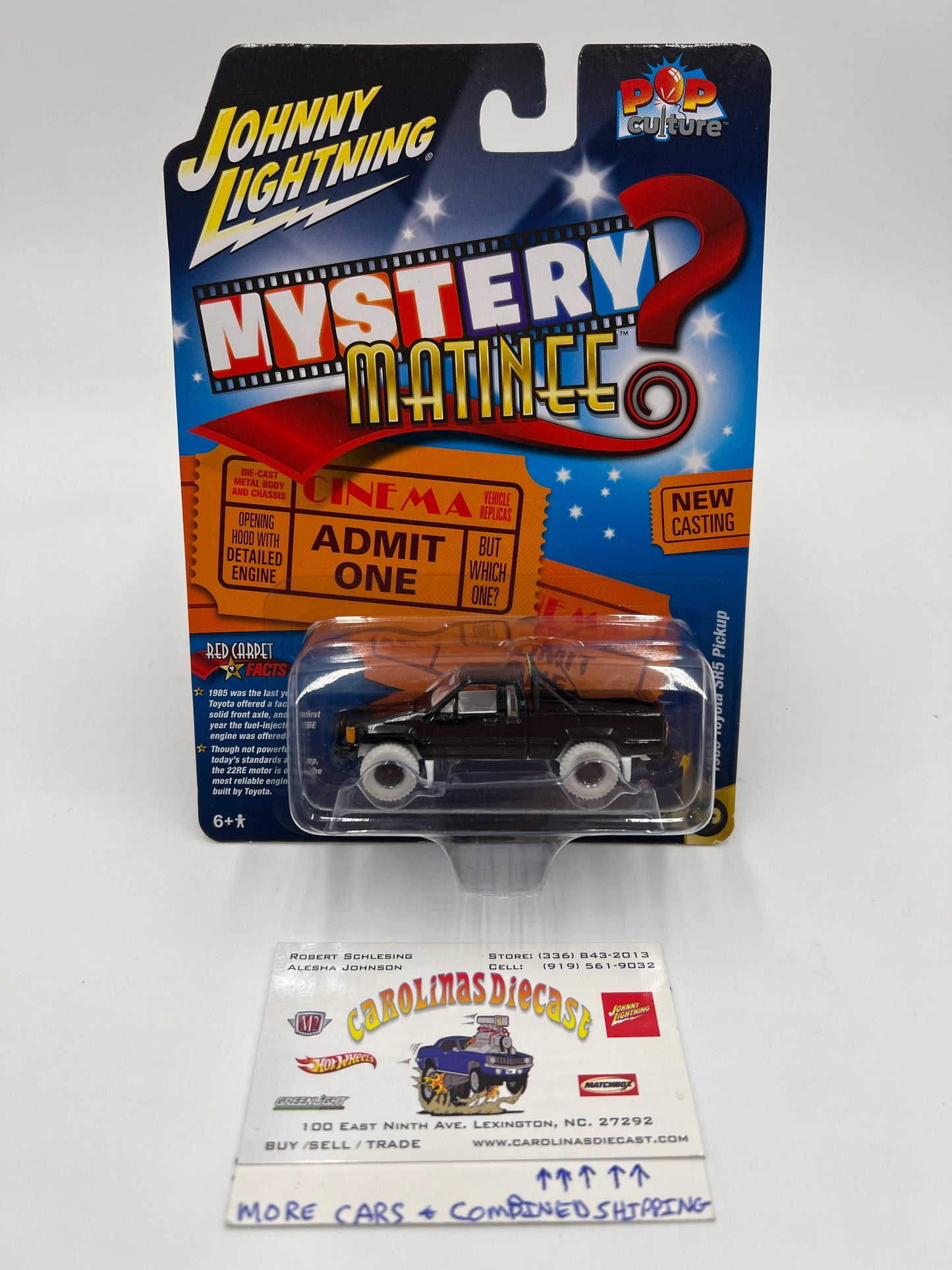 2024 Johnny Lightning Pop Culture Mystery Manitee 1985 Toyota SR5 Pickup White Lightning CHASE W/Protector