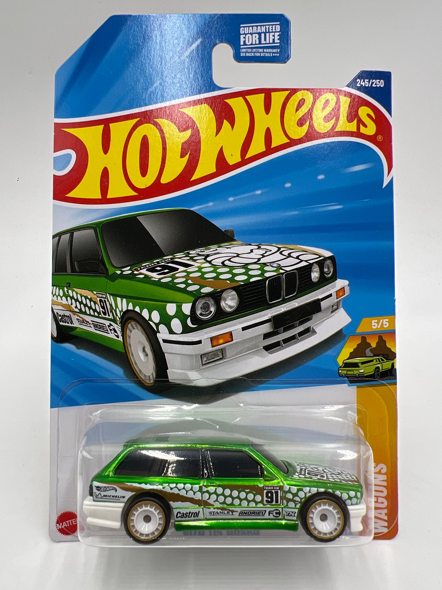 2025 Hot Wheels Super Treasure Hunt #245 BMW M3 Wagon Green W/Protector