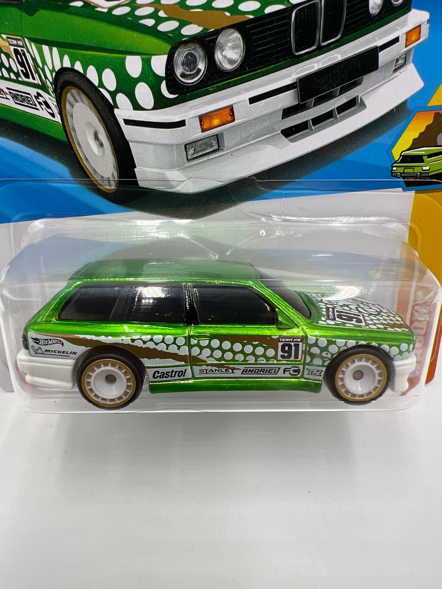 2025 Hot Wheels P Case Super Treasure Hunt #245 BMW M3 Wagon Green W/Protector