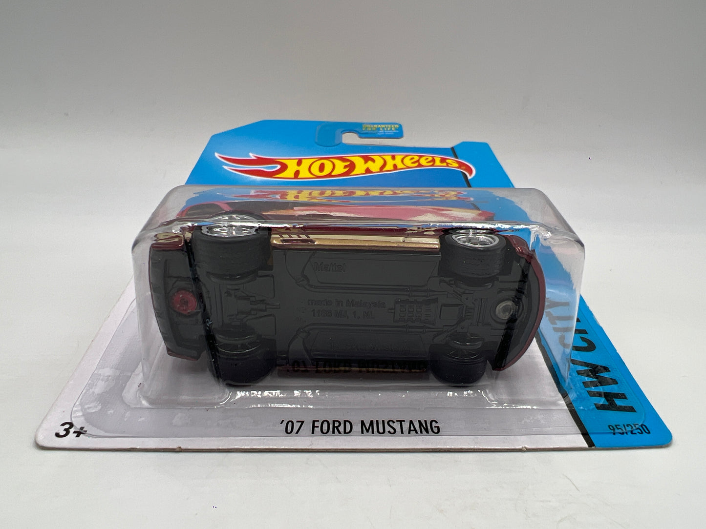 2014 Hot Wheels Super Treasure Hunt #95 07 Ford Mustang Red W/Protector