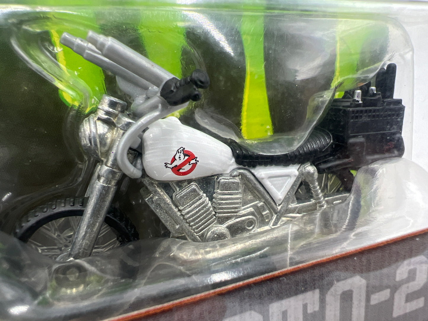 2016 Hot Wheels Ghostbusters 2 Pack Premium Ecto-1 & Ecto-2 W/Protector