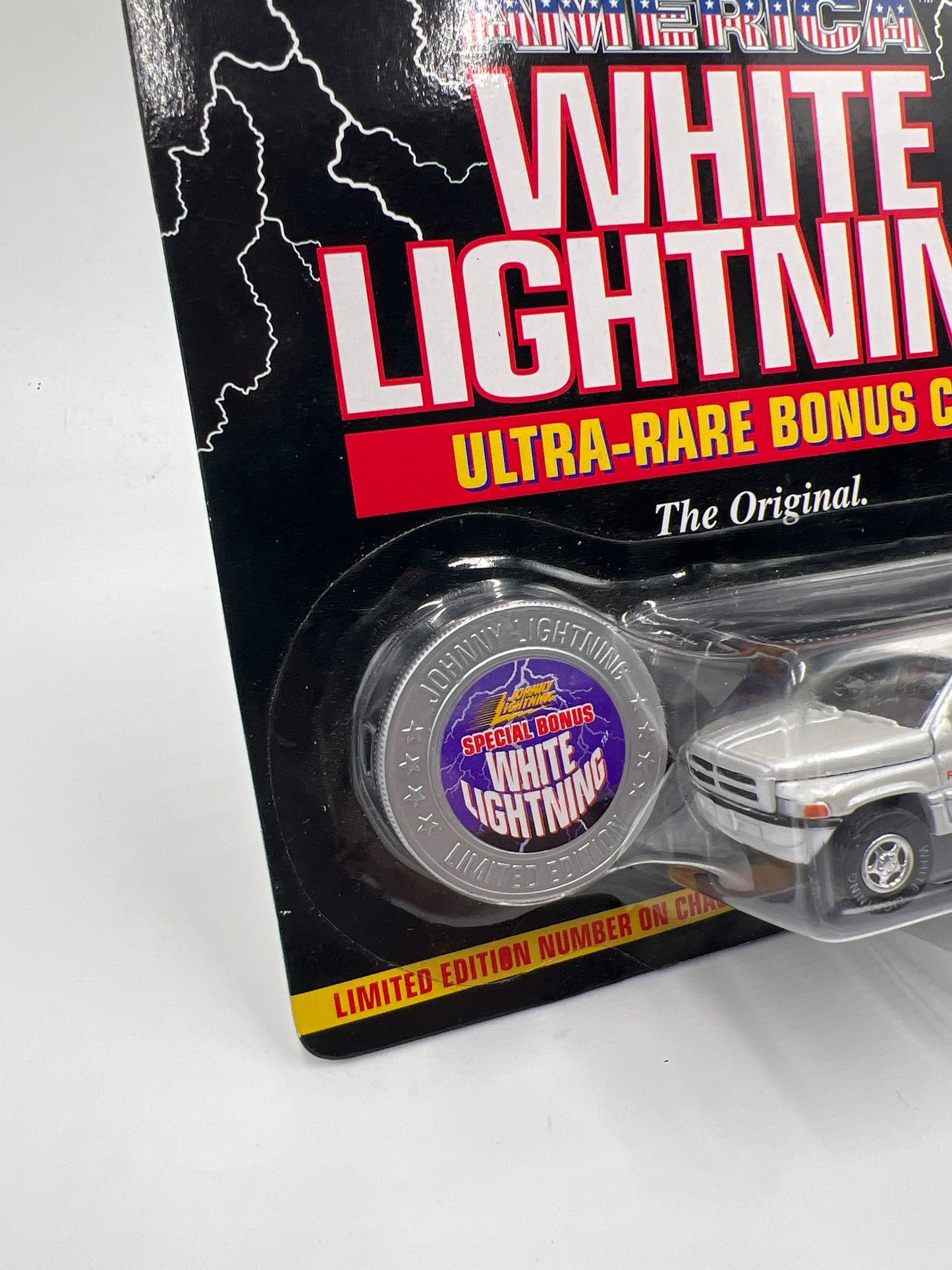 Johnny Lightning White Lightning Chase Truckin America #456 1996 Dodge Ram White