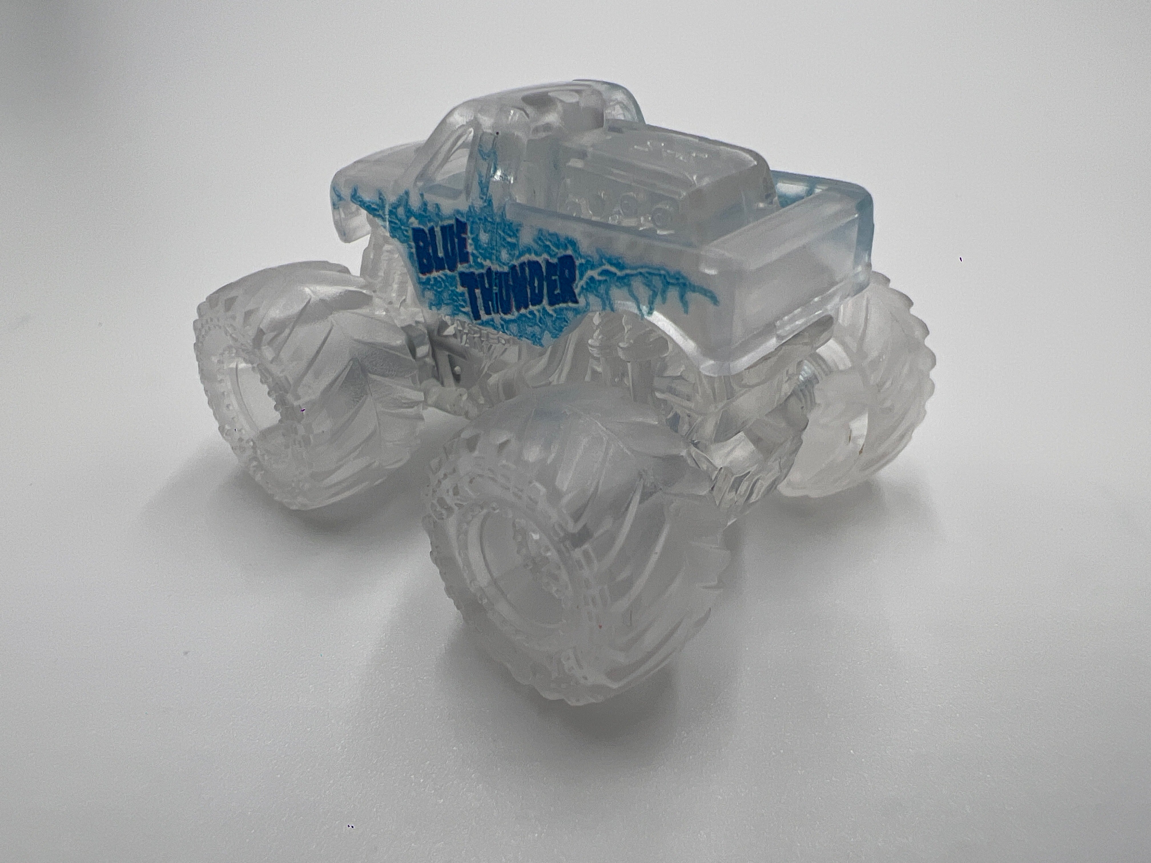 Monster Jam Mini Series 16 #735 Blue Thunder Clear Chase