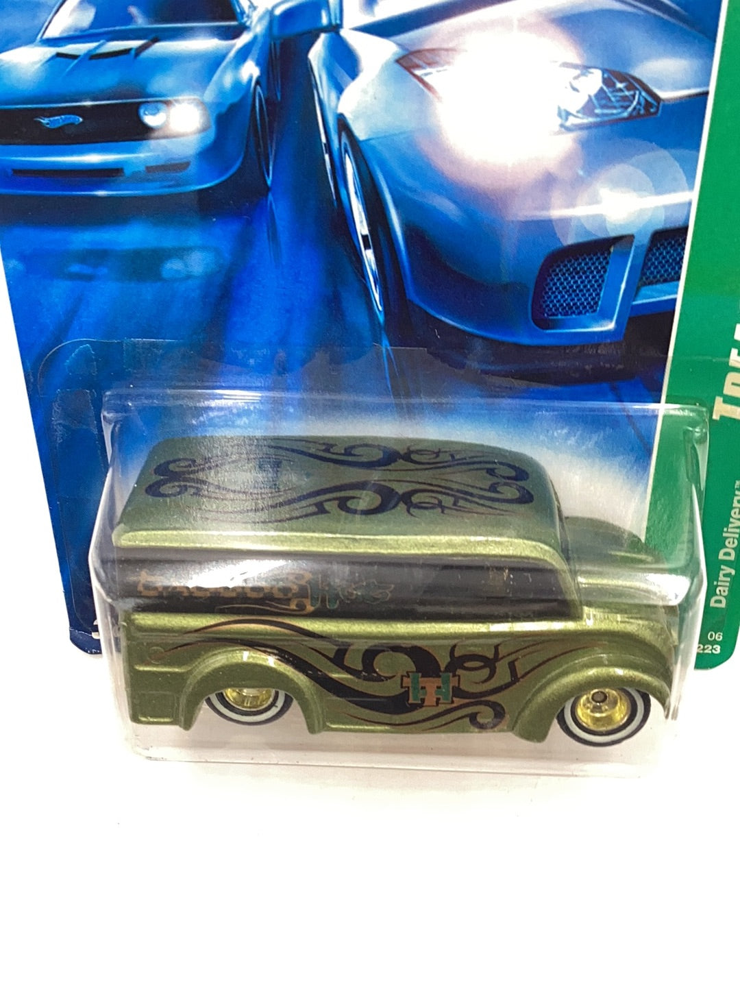 2006 Hot Wheels Treasure Hunt #50 Dairy Delivery with protector