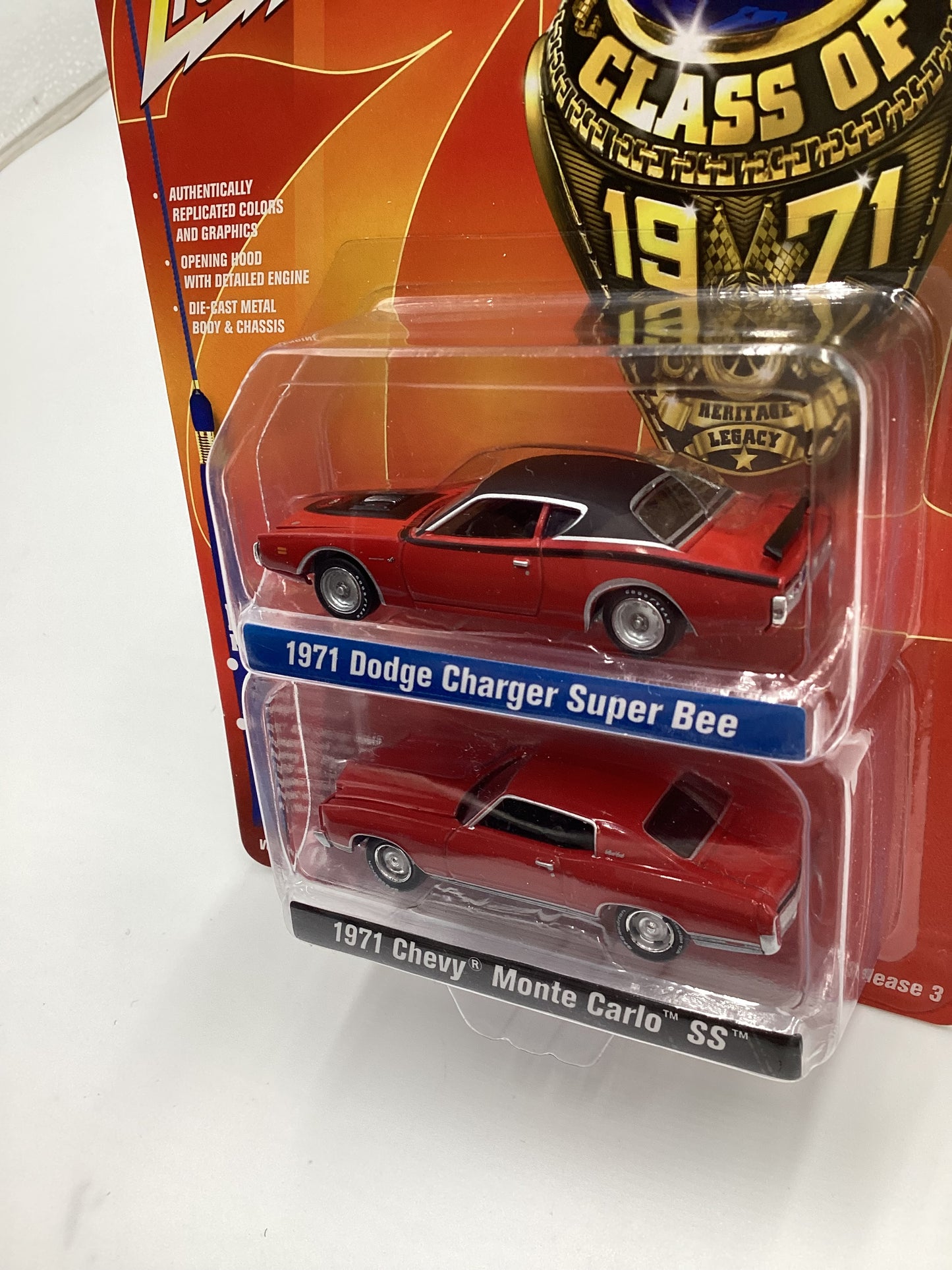 Johnny Lightning Class of 71 2 Pack Release 3 Version A 1971 Dodge Charger Super Bee Red 1971 Chevy Monte Carlo SS Red 231C