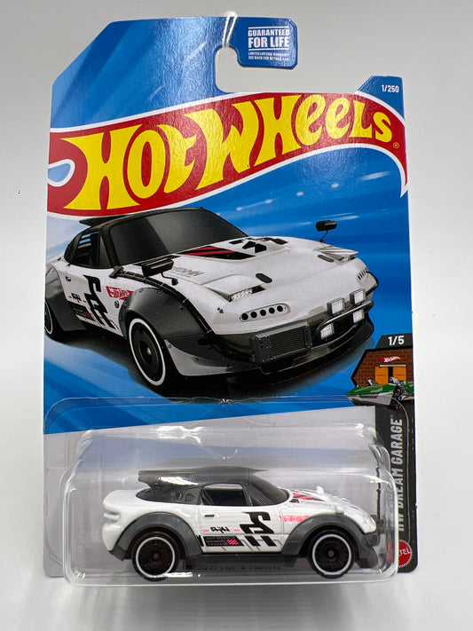 2026 Hot Wheels B Case HW Dream Garage #1 Mazda MX-5 Miata White 86G