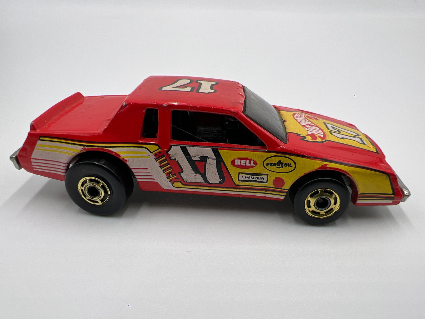 Hot Wheels The Hot Ones Blackwall Racing Stocker #17 Red Loose