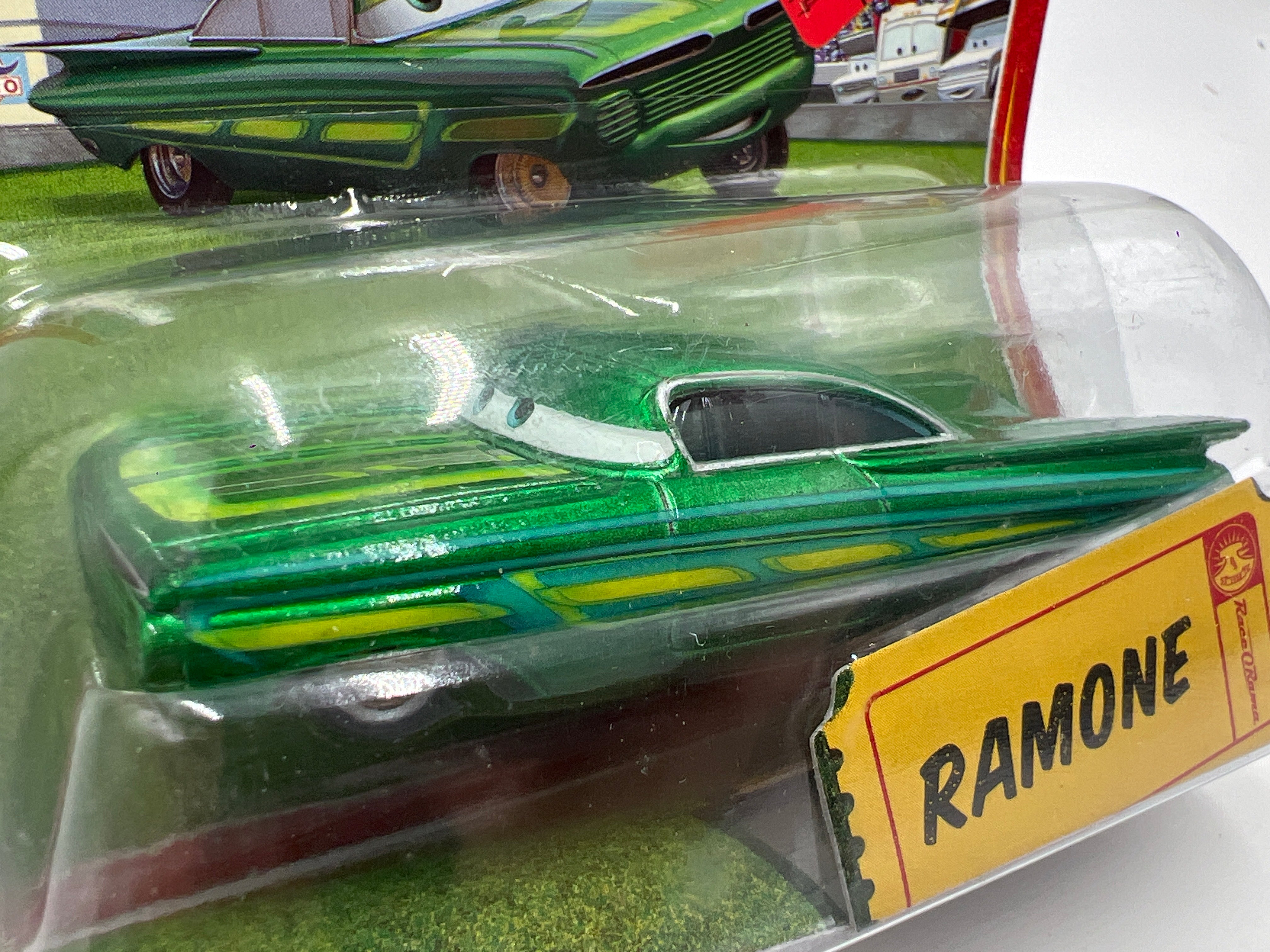 カーズ　RacceO'Rama MINI ミニカー disney pixar cars diecast mini racers blind box#30 “Florida Ramon