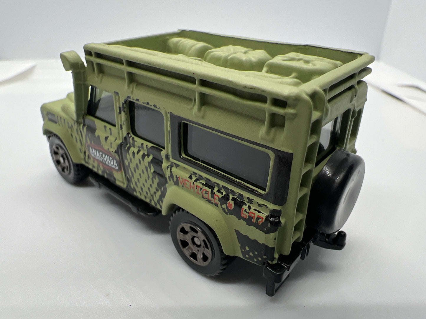 Matchbox 1/64 1997 Land Rover Defender 110 Green Loose