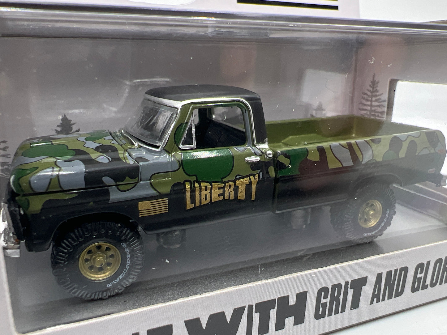 M2 Machines S60 Built With Grit And Glory 1972 Ford F-250 Explorer 4x4