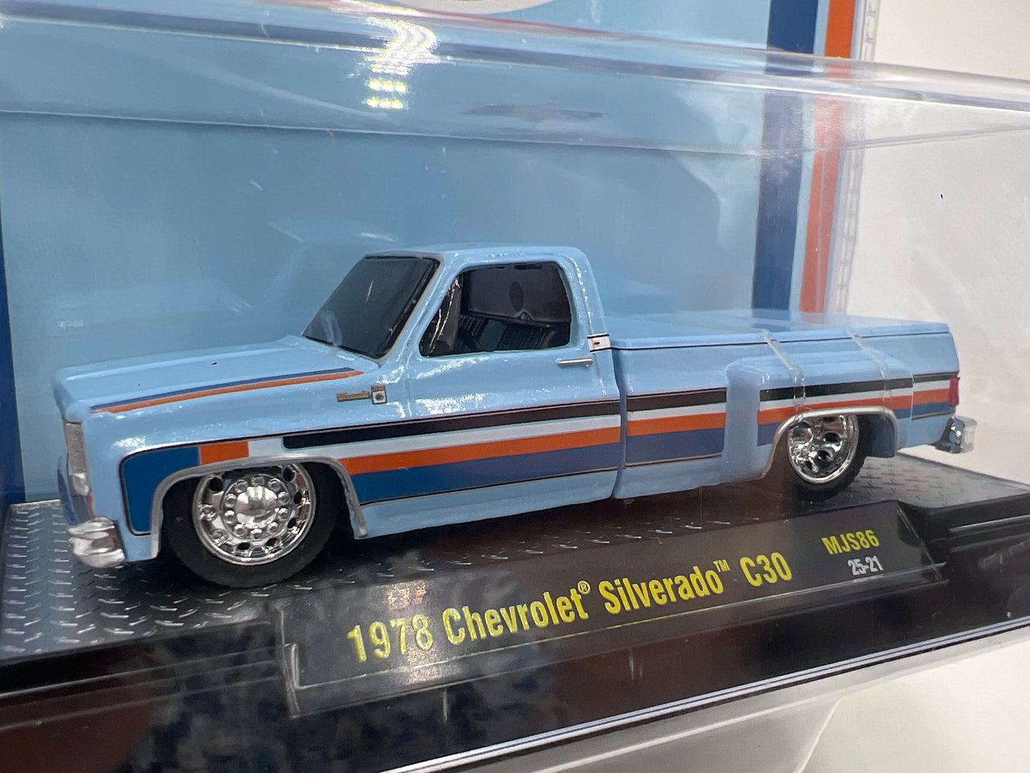 2025 M2 Machines Mijo Exclusives Gulf 1978 Chevrolet Silverado C30 MJS86 200E