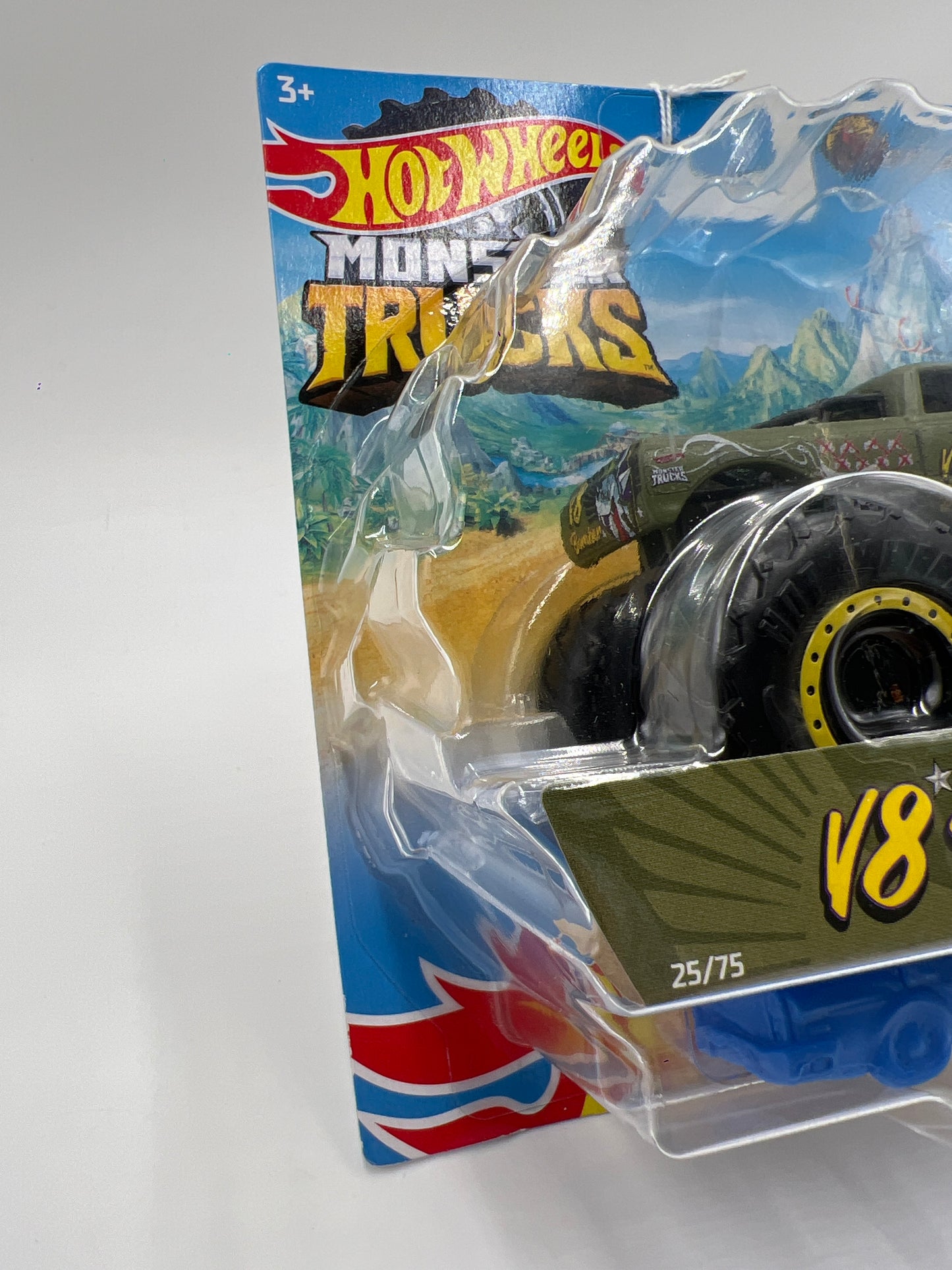 Hot Wheels Monster Trucks Crash Legends #25 V8 Bomber 124C